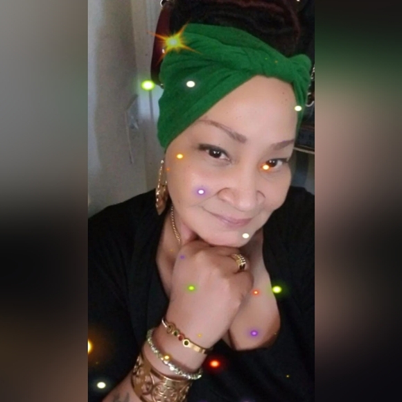 Meet your Posher, Theresa Asiya - Picture 7 of 8